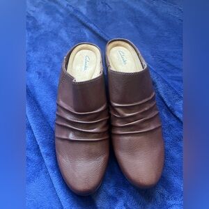 Clarks Collection Women's Brown Slip-On Heeled Mules Emily Charm size 11